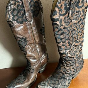 Corral boots